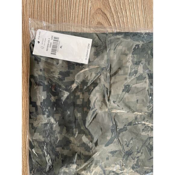 Old Navy Mens XL Green Camo Cloud Motion TShirt Tee Top NEW Camouflage - Picture 6 of 6